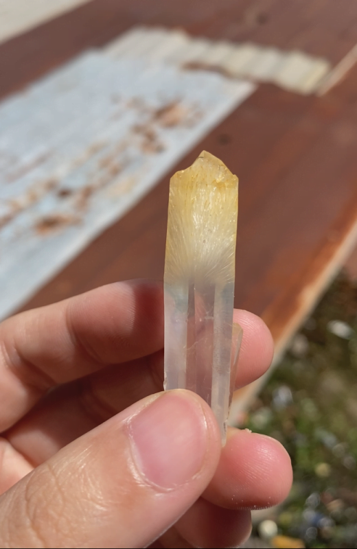 Mango Quartz Crystal 15.4g - CMQ1