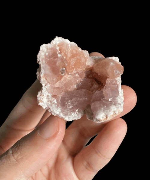 Hốc Pink Amethyst 41g - APA15 trên tay