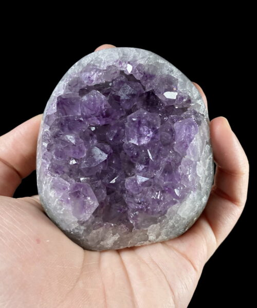 Amethyst cut base (Brazil) 319g 67x66mm - AMCB15