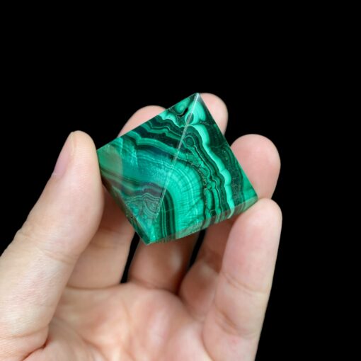 Đá Lông Công dáng Kim tử tháp (Malachite Pyramid) 56g 34x30mm - MAL7 1