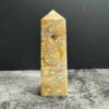 CLA6 - Trụ đá Crazy Lace Agate trên bàn