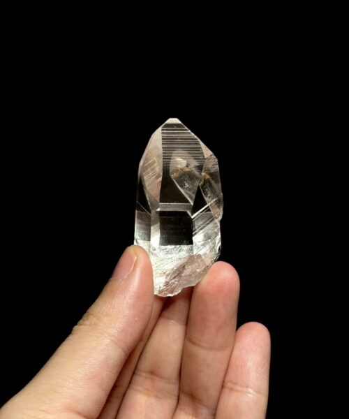 COLM32 Colombian Lemurian trên tay