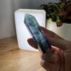 Trụ đá Rainbow Fluorite trên tay 2