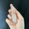 Trụ đá Hematite Quartz trên tay