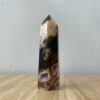 Trụ mã não rêu Moss Agate trên bàn 2