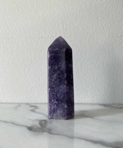 Trụ đá Purple Lepidolite 1