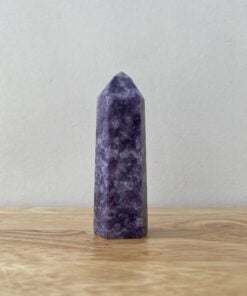 Trụ đá Purple Lepidolite 1