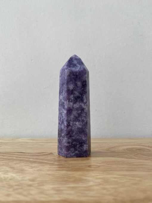 Trụ đá Purple Lepidolite 1