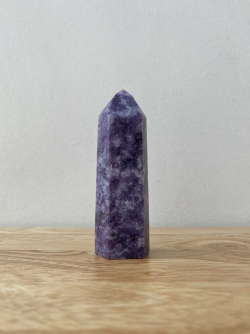 Trụ đá Purple Lepidolite 1
