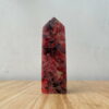 RDN4 Red Rhodonite trên bàn