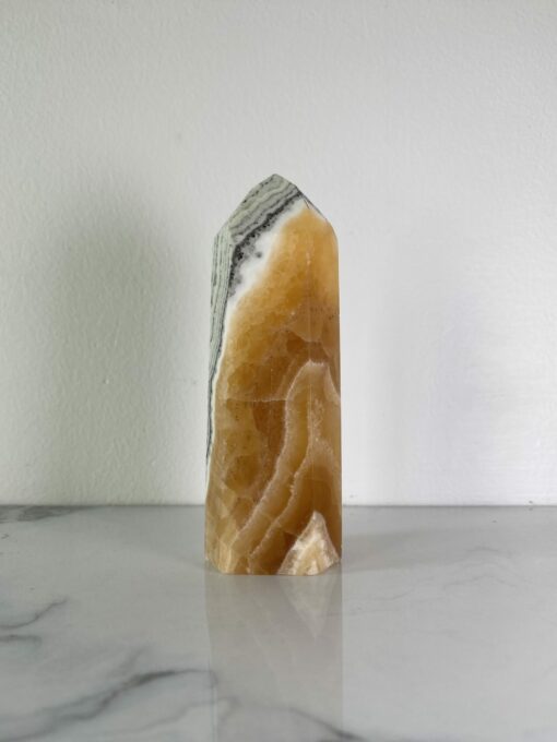 Trụ đá Yellow Calcite /w Chalcedony 1