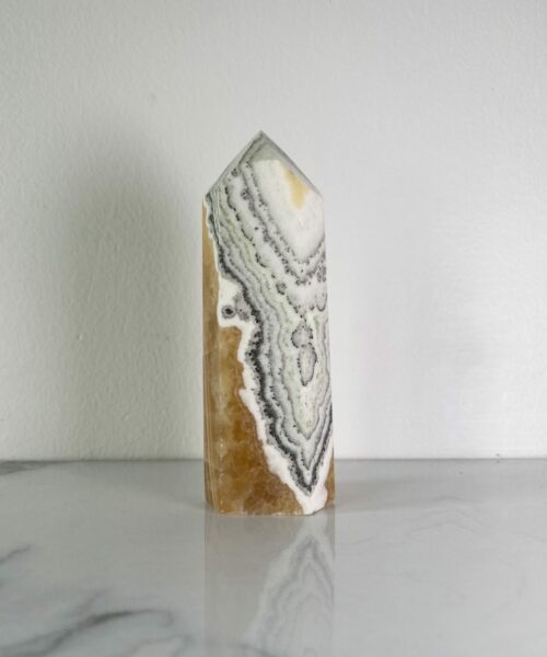 Trụ đá Yellow Calcite /w Chalcedony 3