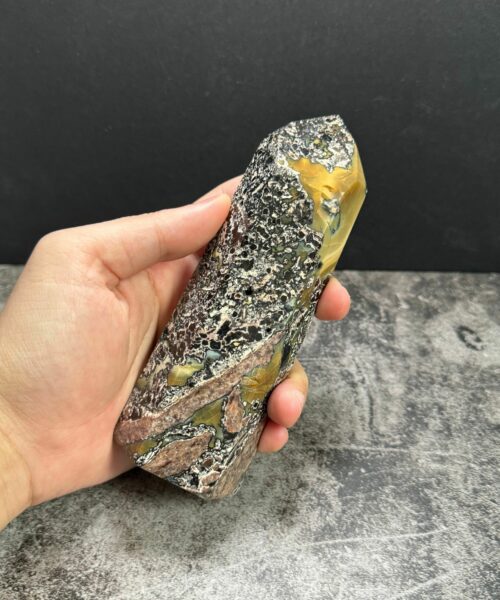 Trụ đá Mosaic trên tay - BMQ5